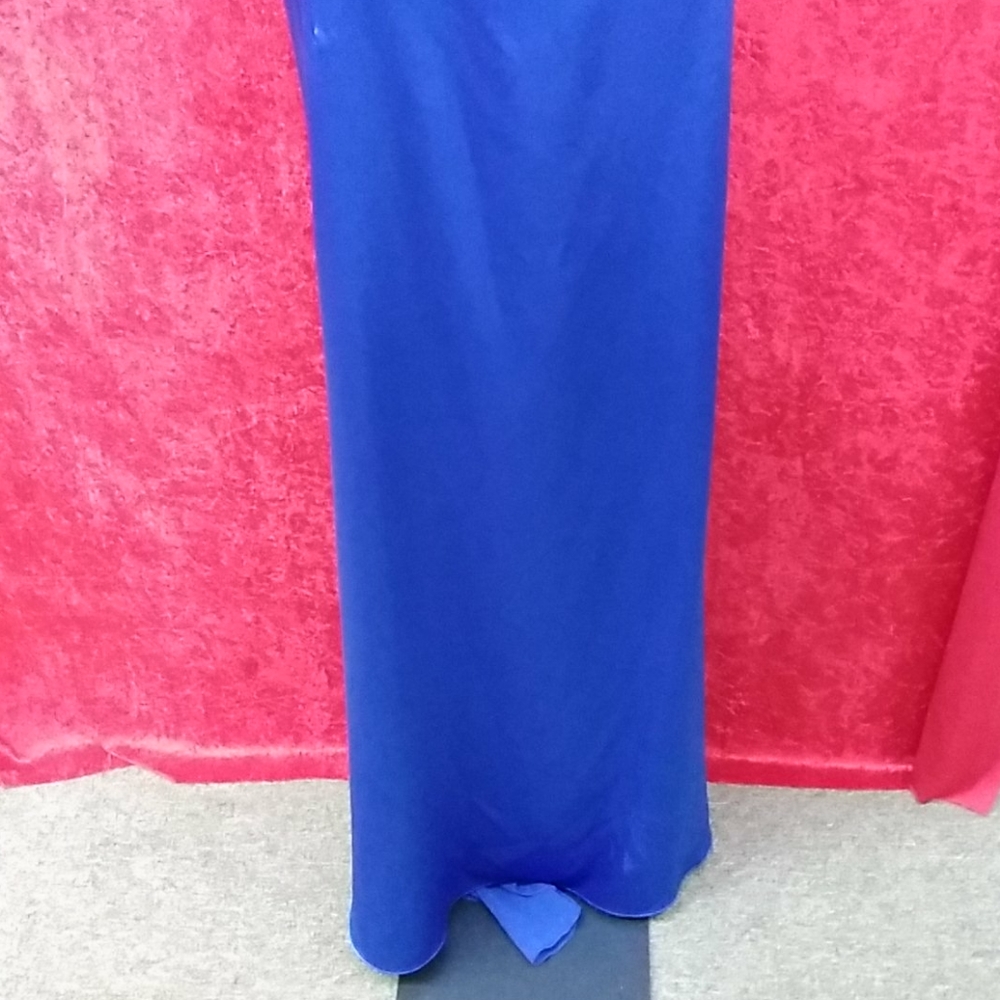 Dresses - Picture 3 of 4